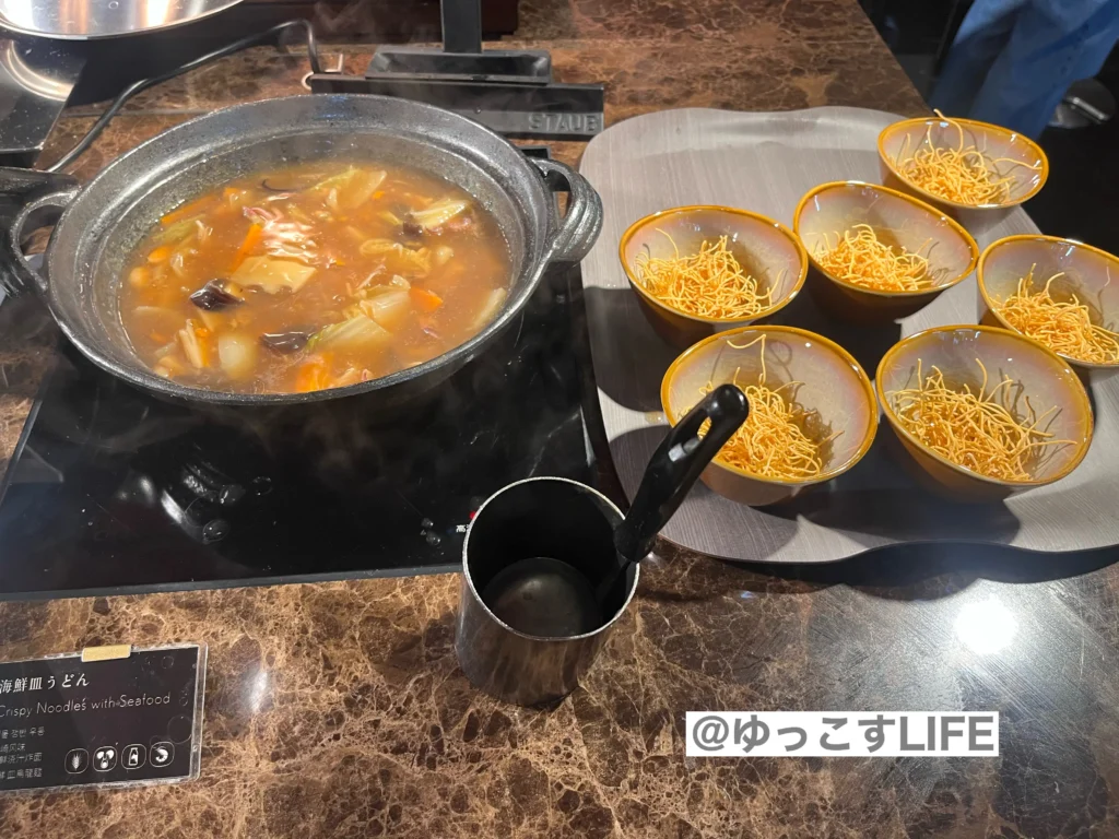 ラジョウのビュッフェの海鮮皿うどん